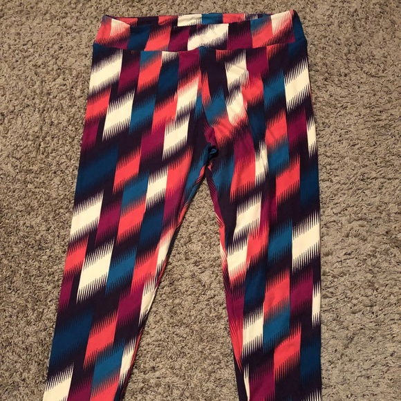 LuLaRoe Pants - PRICE DROP!! 😃 LuLaRoe TC2 leggings